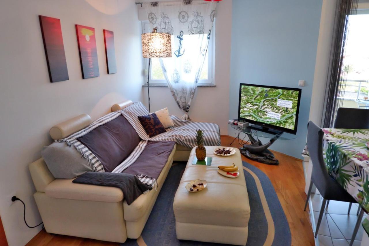 Apartment App Sailboat Near City Center And Beach